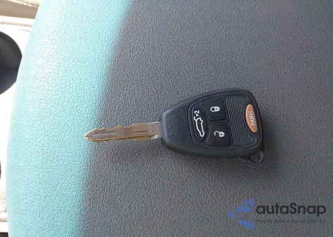 2005 Jeep Grand Cherokee Laredo/Columbia/Freedom from USA, damaged, VIN 1J4GS48K85C633514